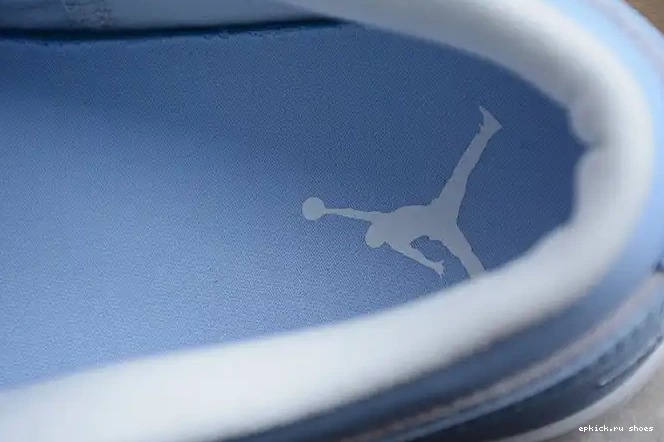 Cheap Blue University DC0774-050 Low Jordan (W) 1 0516